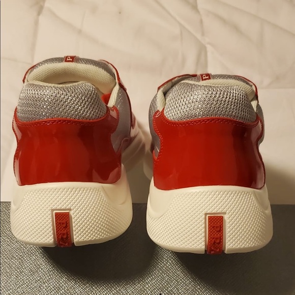 Pradas - Picture 1 of 7